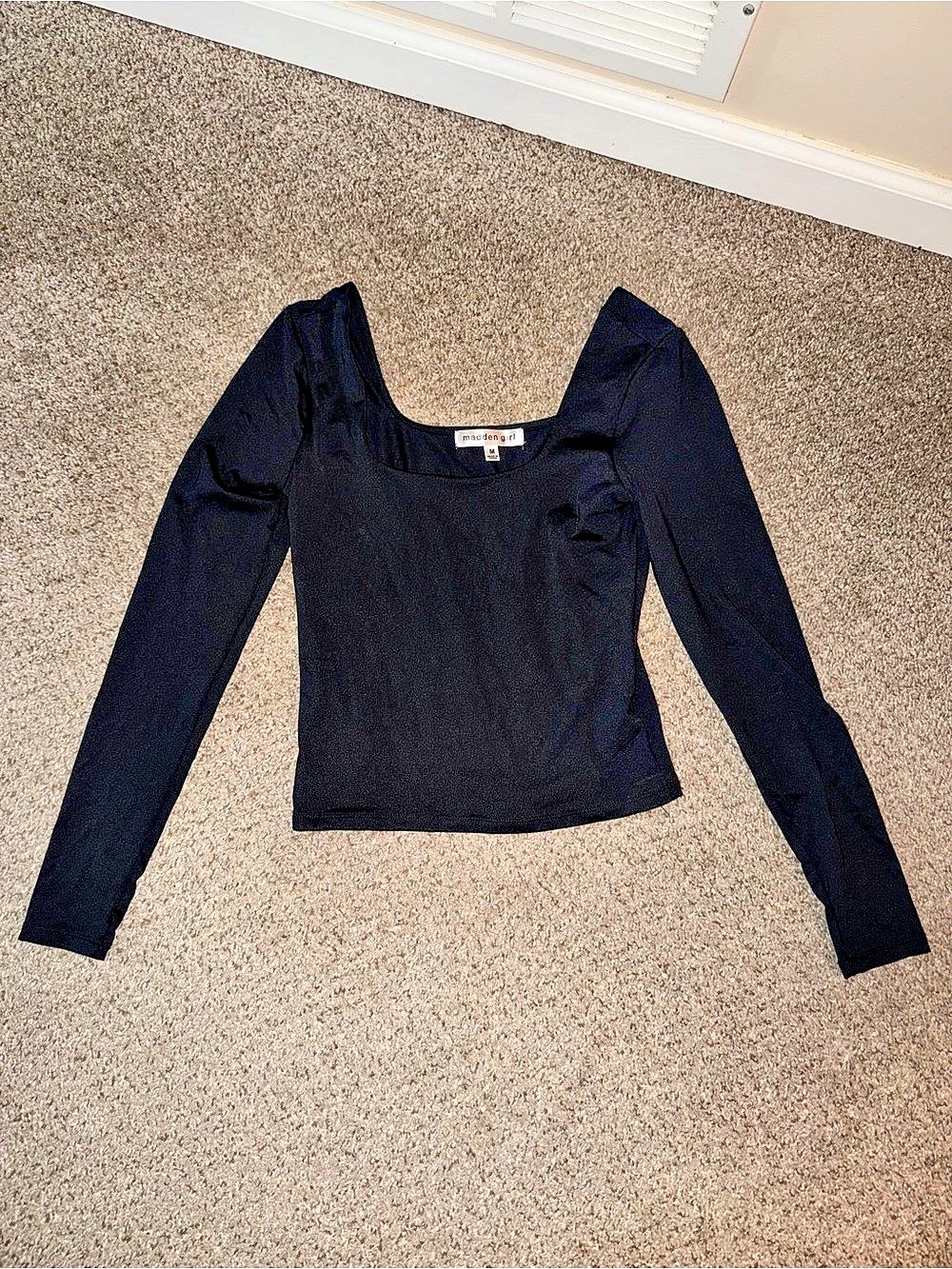 madden girl Square-Neck Long-Sleeve Top Black Medium